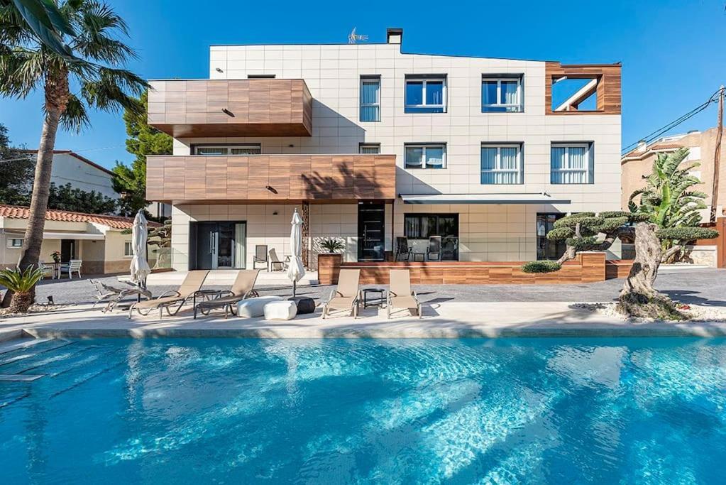 2 Min From The Sea Pool, Comfort And Free Wifi ميامي بلاتجا المظهر الخارجي الصورة